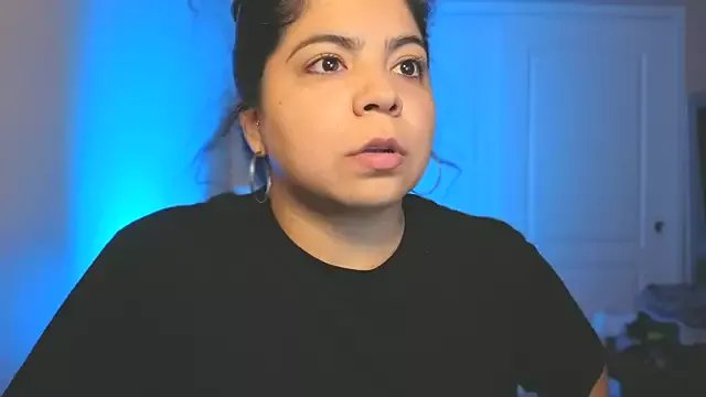 kimmiakiss22 on StripChat 