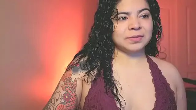 kimmiakiss22 on StripChat 