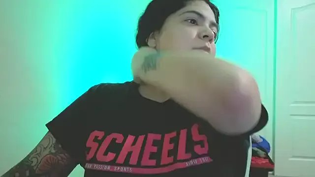 kimmiakiss22 on StripChat 