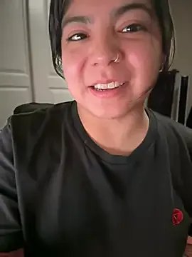 kimmiakiss22 on StripChat 