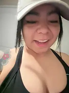 kimmiakiss22 on StripChat 