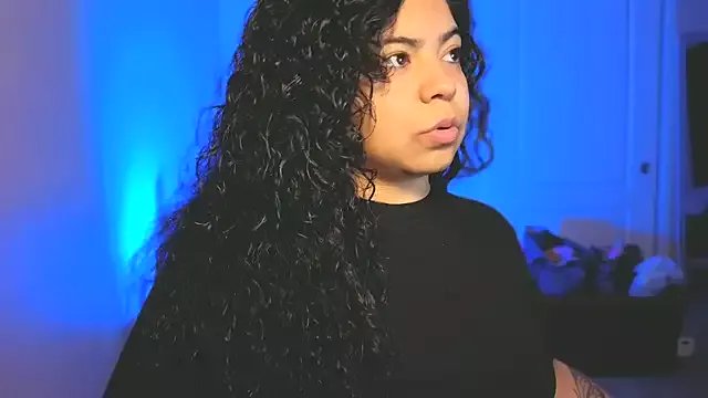 kimmiakiss22 on StripChat 