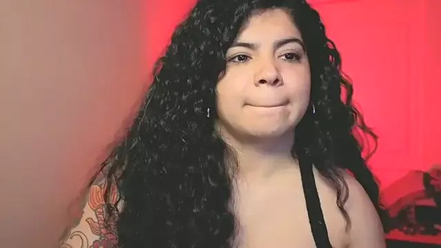 kimmiakiss22 on StripChat 